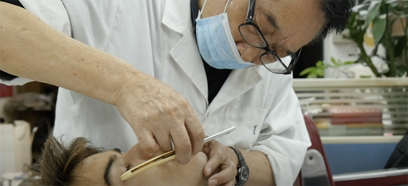 Shanghainese barber in Mongkok